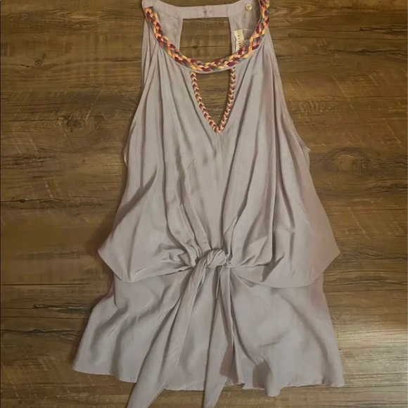 Promesa top with braided neckline - Picture 3 of 12